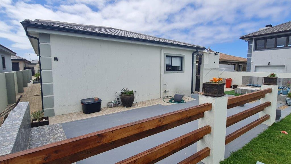 2 Bedroom Property for Sale in Dana Bay Western Cape